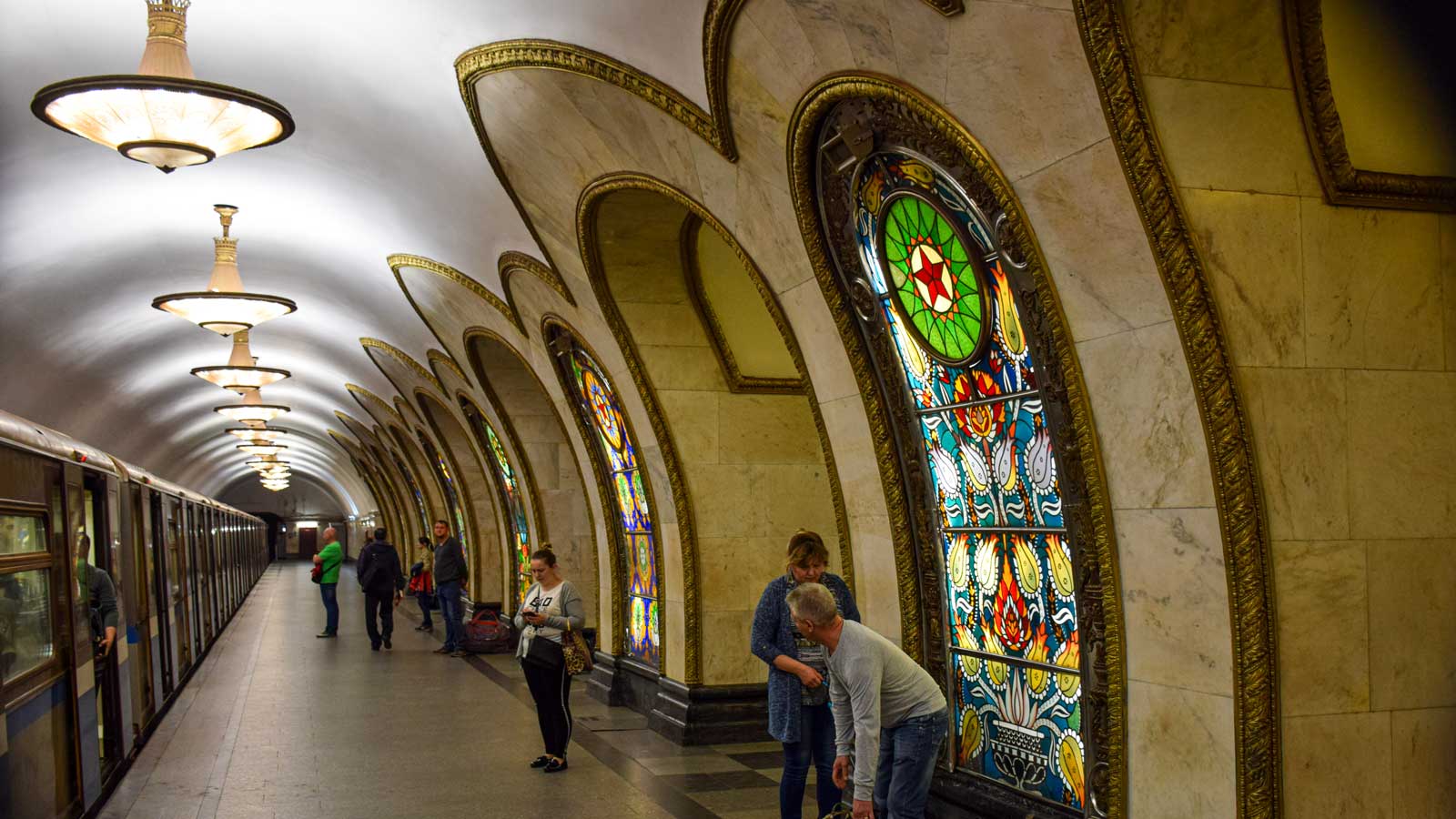 Najlepše stanice metroa u moskvi, obilazak metroa, koje stanice metroa obići, vodič kroz Moskvu